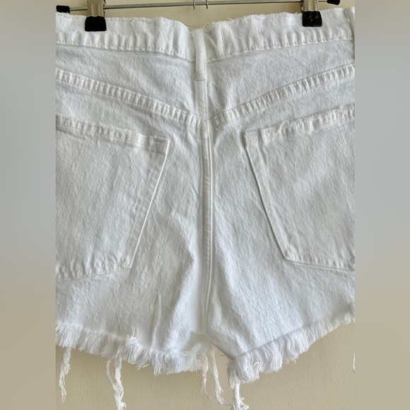 Abercrombie & Fitch The Mom Short High Rise White Denim Women's Shorts Size 28/6 - Picture 14 of 16